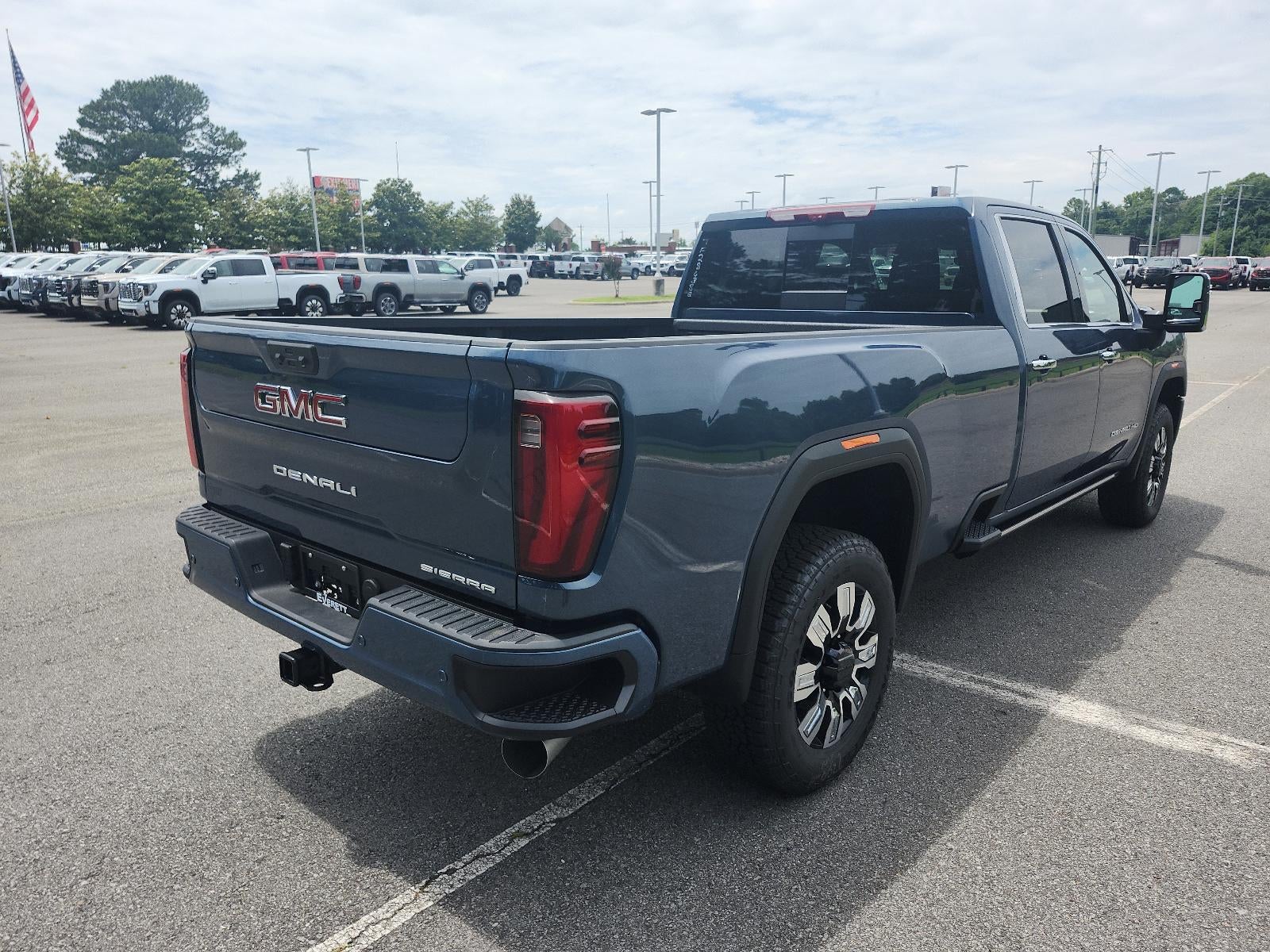 2026 GMC Sierra 3500 HD Crew Cab Long Box 4-Wheel Drive Denali