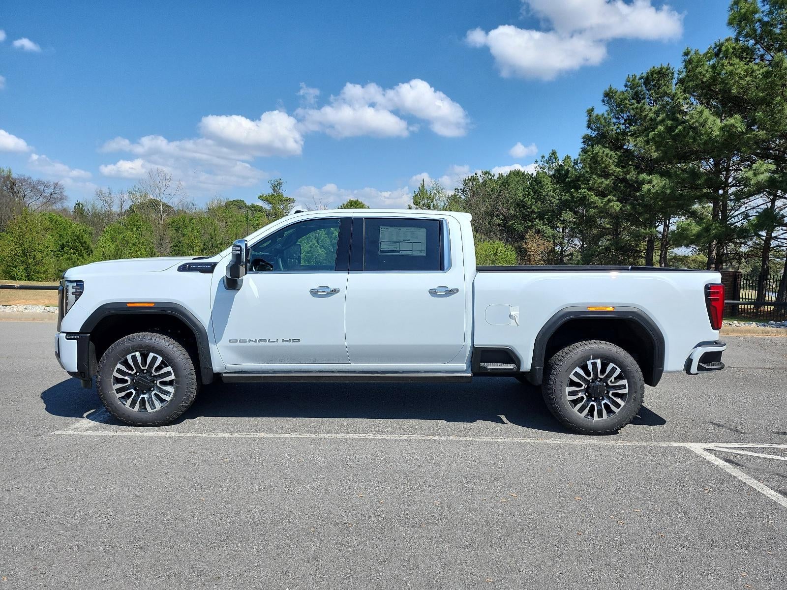 2026 GMC Sierra 2500 HD Crew Cab Standard Box 4-Wheel Drive Denali Ultimate