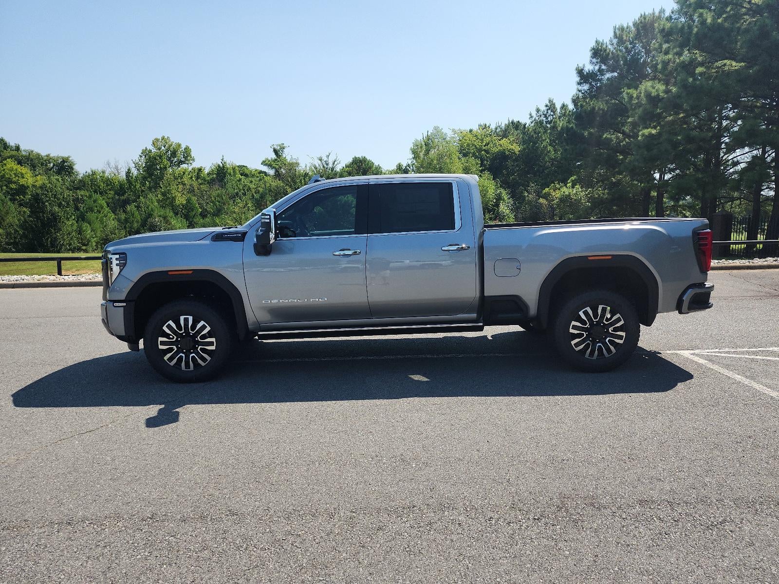 2026 GMC Sierra 2500 HD Crew Cab Standard Box 4-Wheel Drive Denali Ultimate