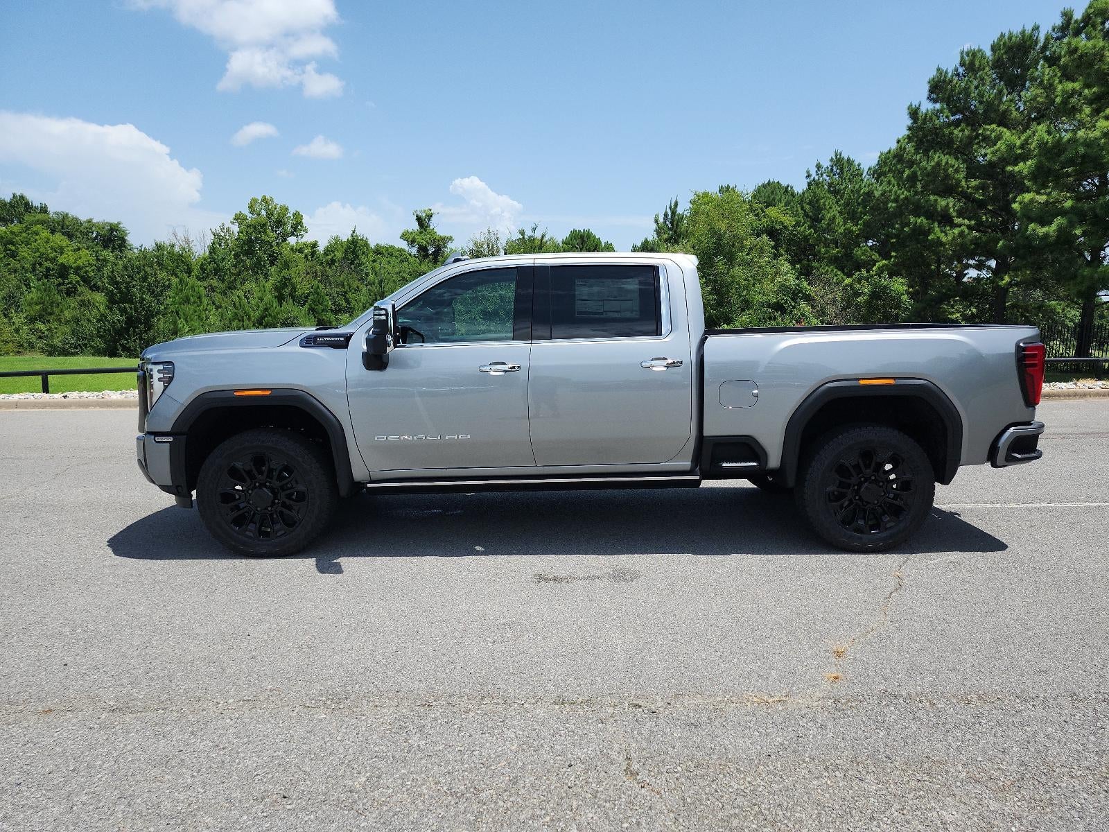 2026 GMC Sierra 2500 HD Crew Cab Standard Box 4-Wheel Drive Denali Ultimate