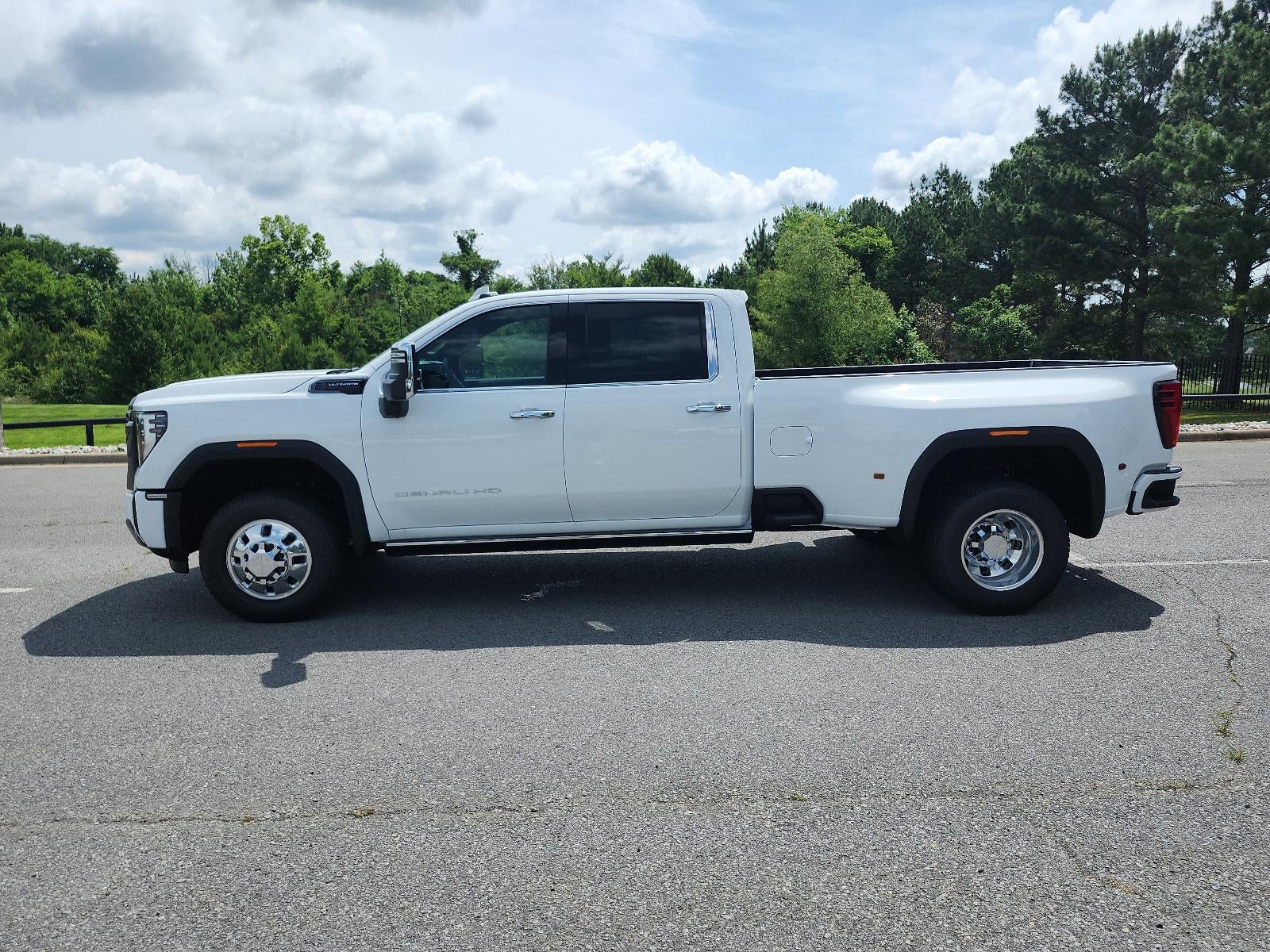 2026 GMC Sierra 3500 HD Crew Cab Long Box 4-Wheel Drive Denali Ultimate