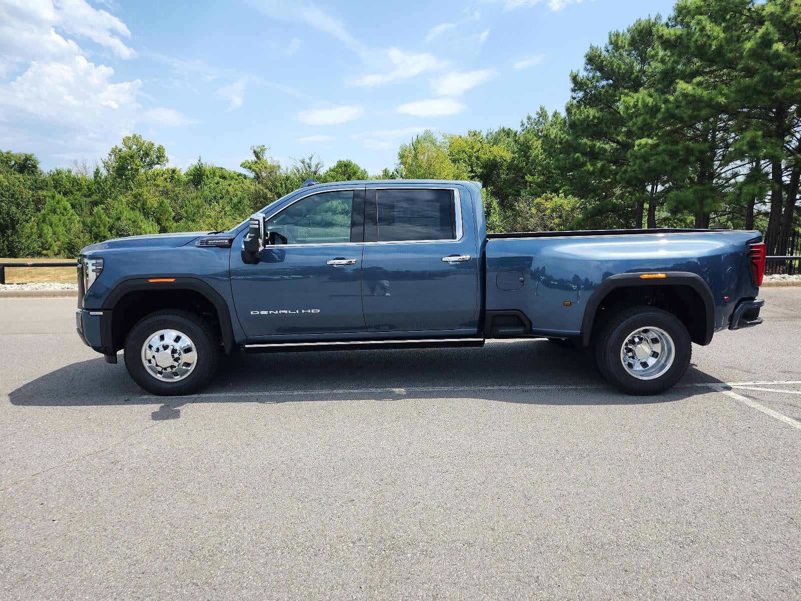 2026 GMC Sierra 3500 HD Crew Cab Long Box 4-Wheel Drive Denali Ultimate