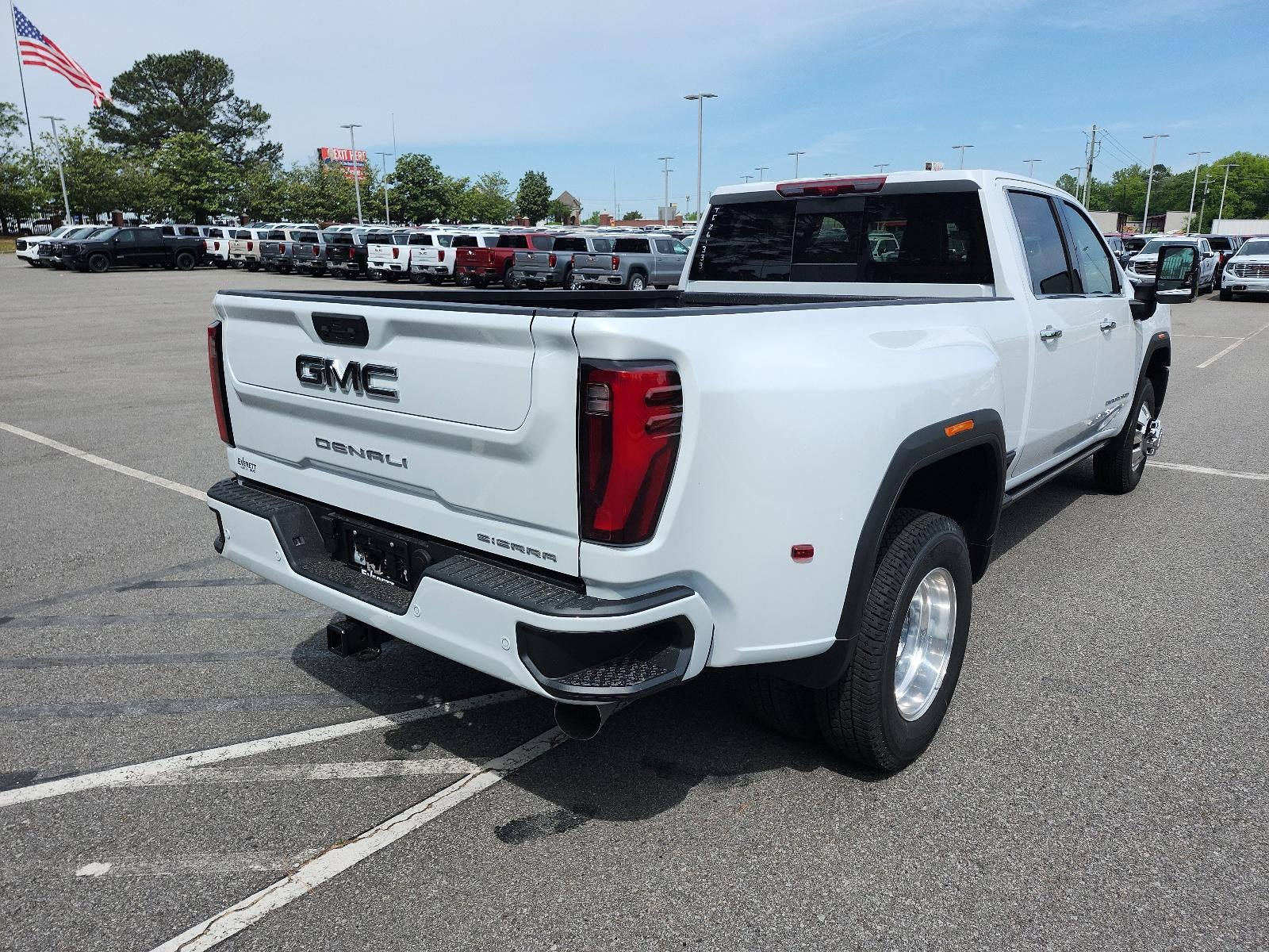 2026 GMC Sierra 3500 HD Crew Cab Long Box 4-Wheel Drive Denali Ultimate