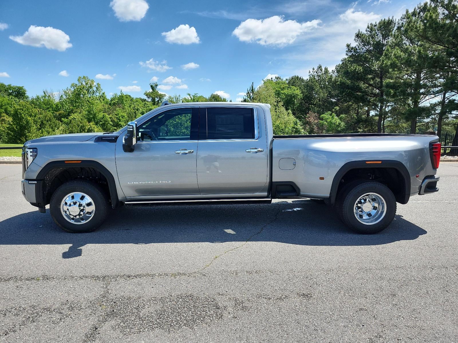 2026 GMC Sierra 3500 HD Crew Cab Long Box 4-Wheel Drive Denali Ultimate