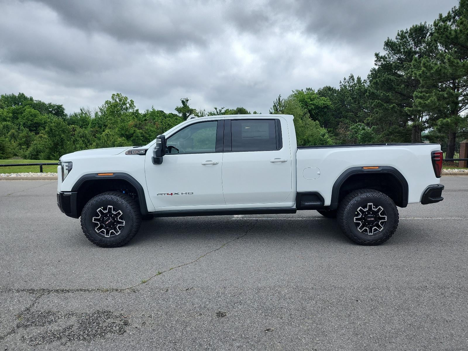 2026 GMC Sierra 2500 HD Crew Cab Standard Box 4-Wheel Drive AT4X