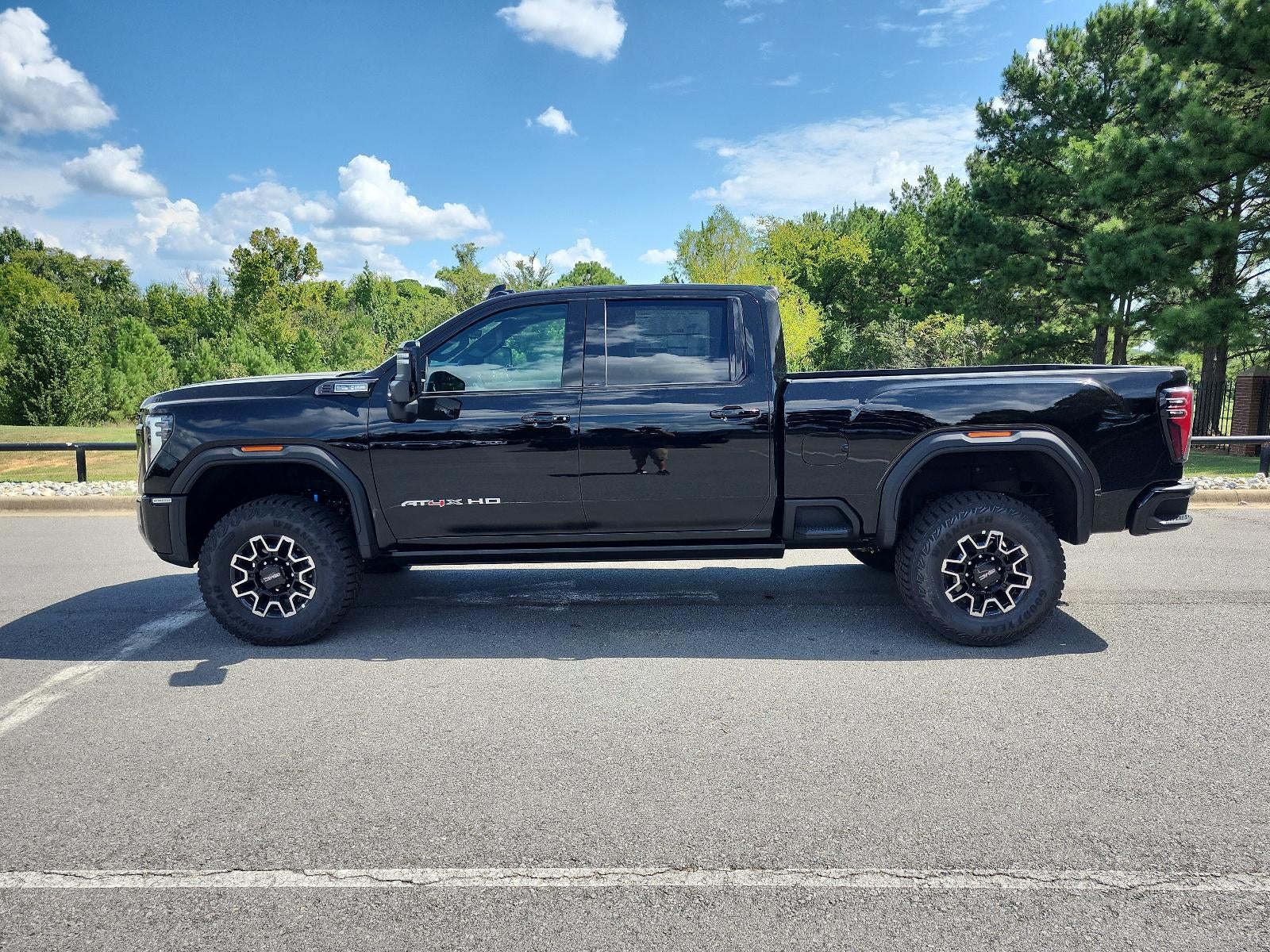 2026 GMC Sierra 2500 HD Crew Cab Standard Box 4-Wheel Drive AT4X