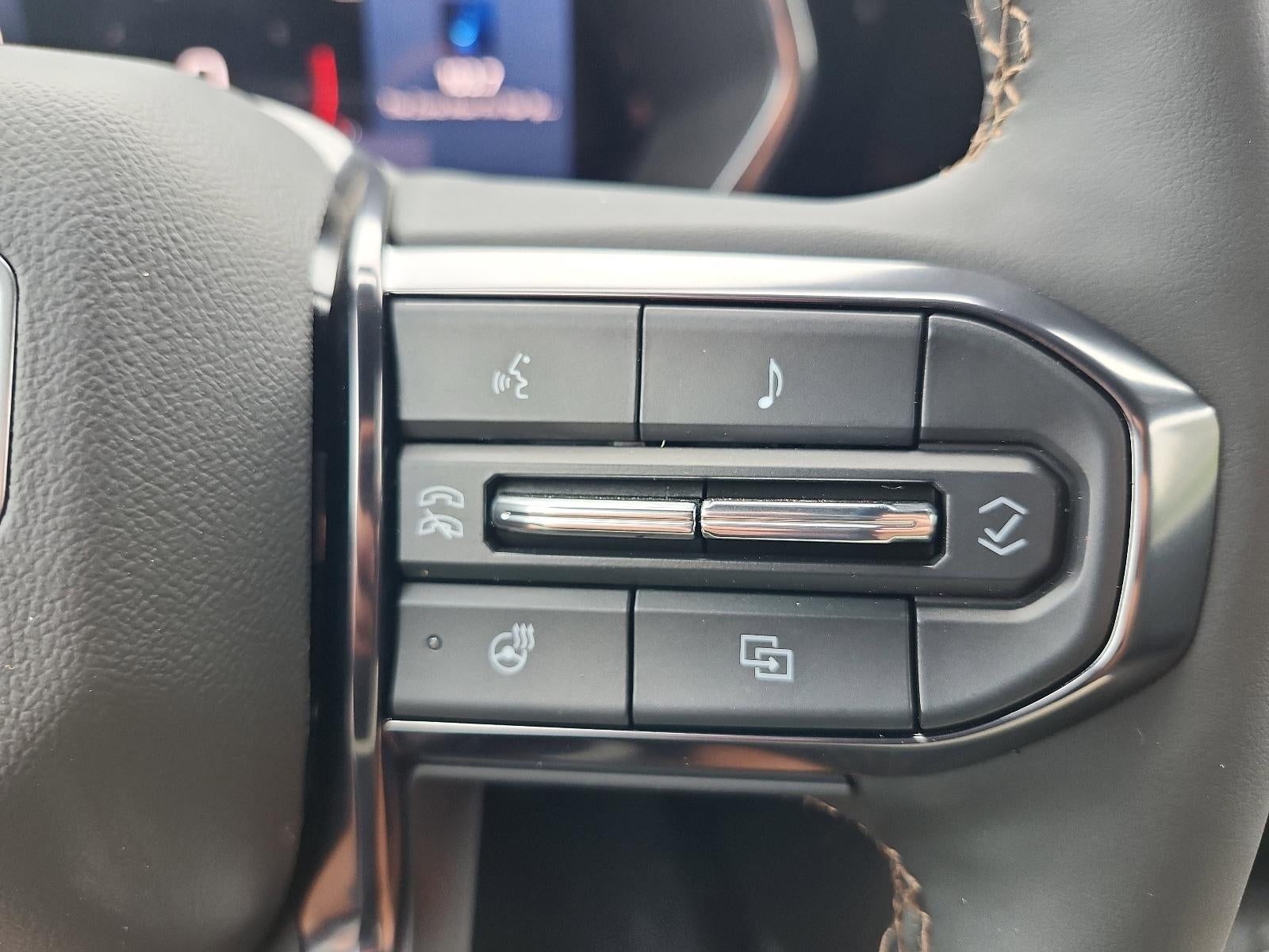 2025 GMC Canyon Crew Cab Short Box 4-Wheel Drive AT4