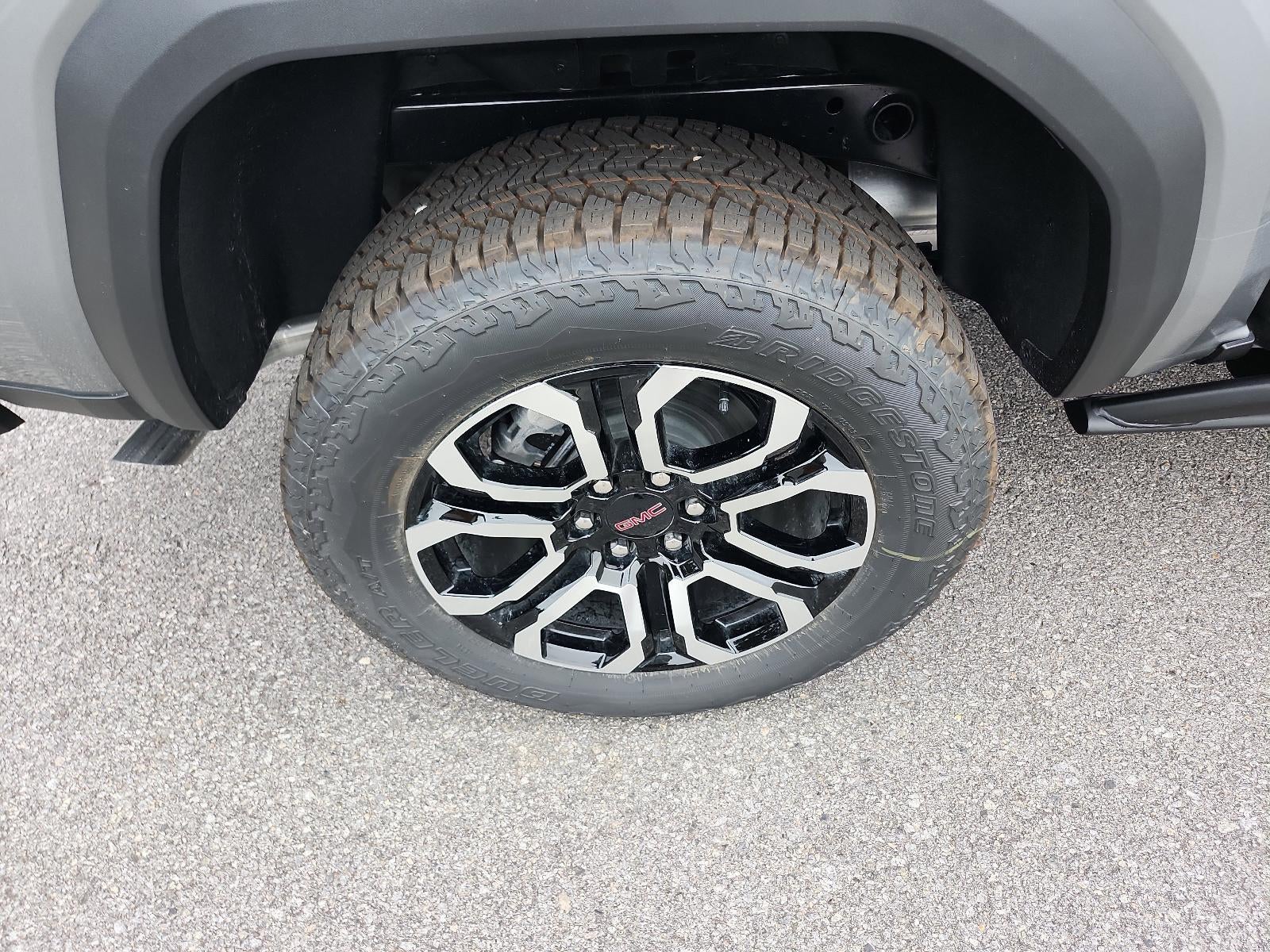 2025 GMC Canyon Crew Cab Short Box 4-Wheel Drive AT4