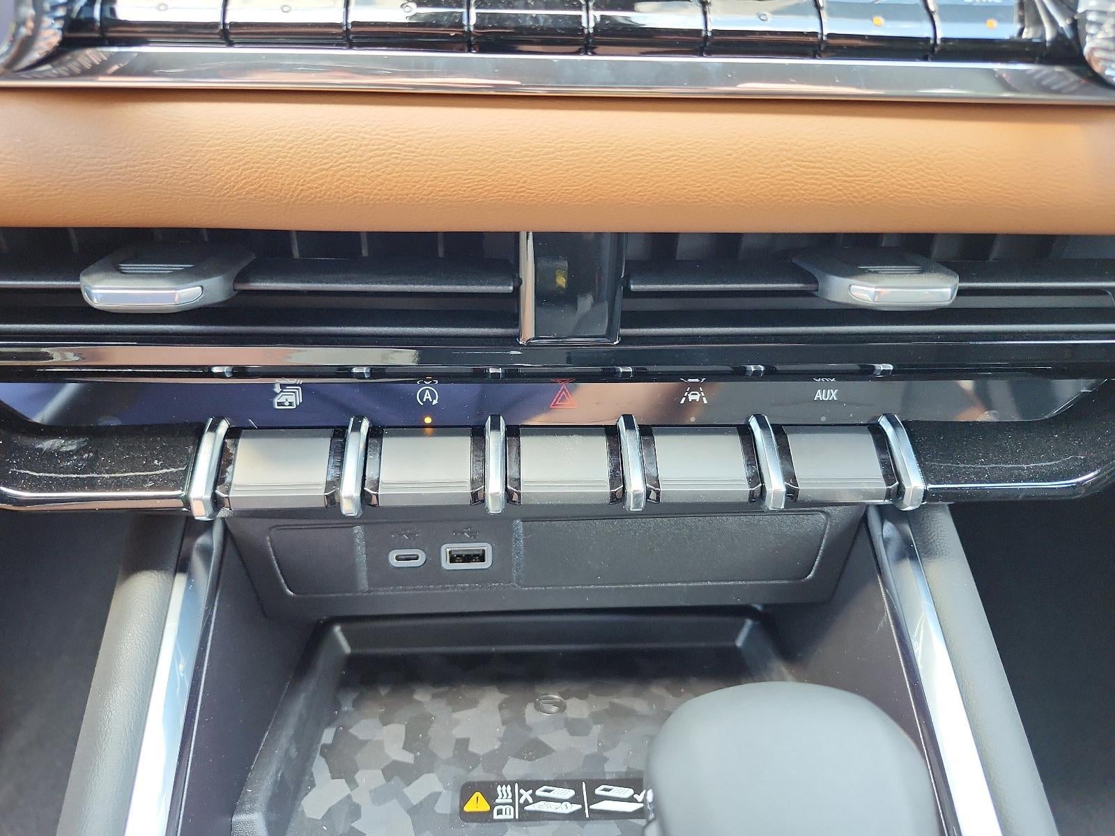 2025 GMC Canyon Crew Cab Short Box 4-Wheel Drive AT4