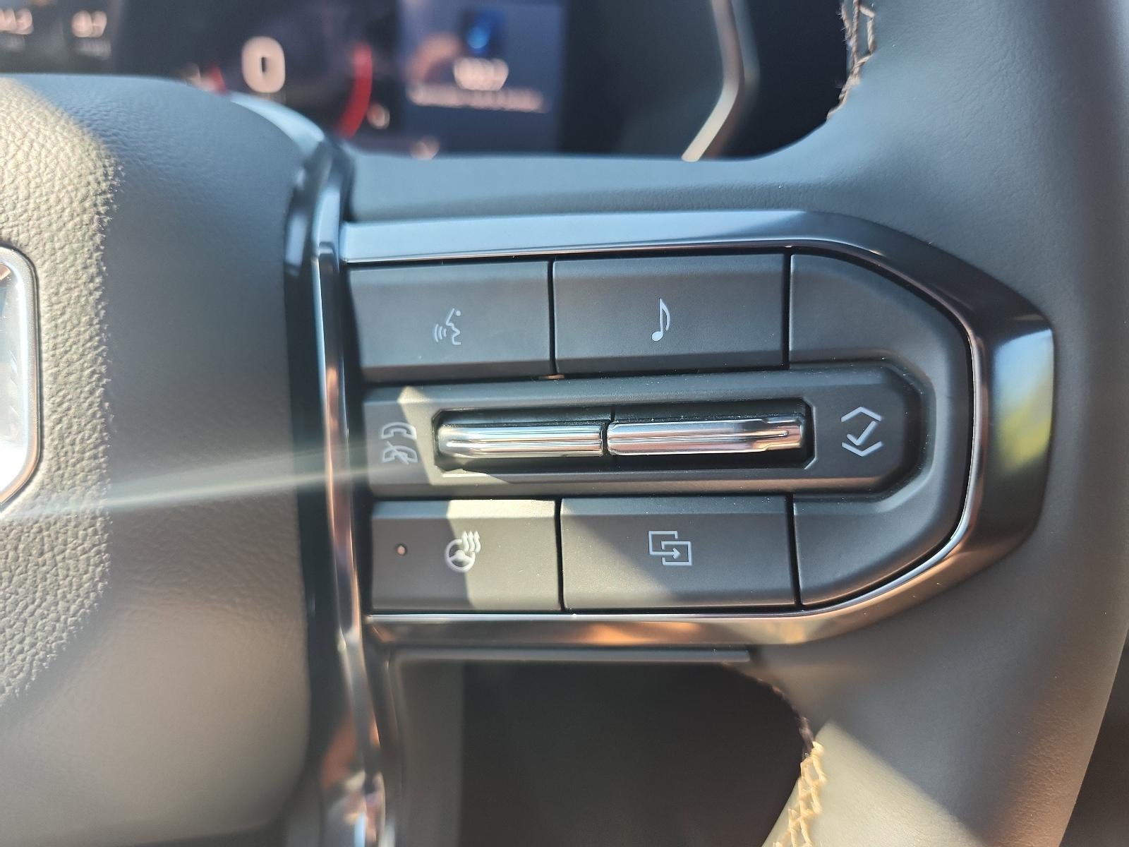 2025 GMC Canyon Crew Cab Short Box 4-Wheel Drive AT4