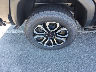 2025 GMC Canyon Crew Cab Short Box 4-Wheel Drive AT4