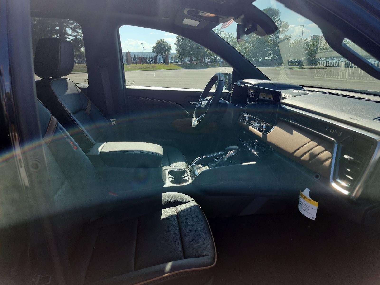 2025 GMC Canyon Crew Cab Short Box 4-Wheel Drive AT4