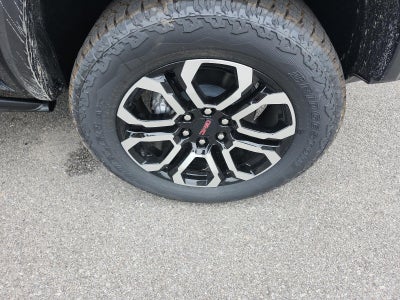 2025 GMC Canyon Crew Cab Short Box 4-Wheel Drive AT4