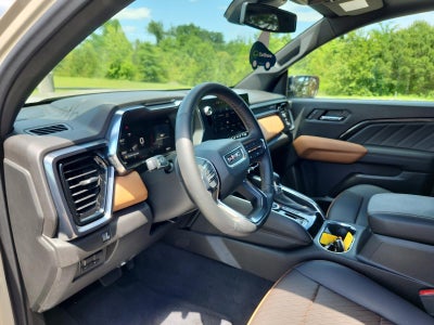 2024 GMC Canyon 4WD AT4