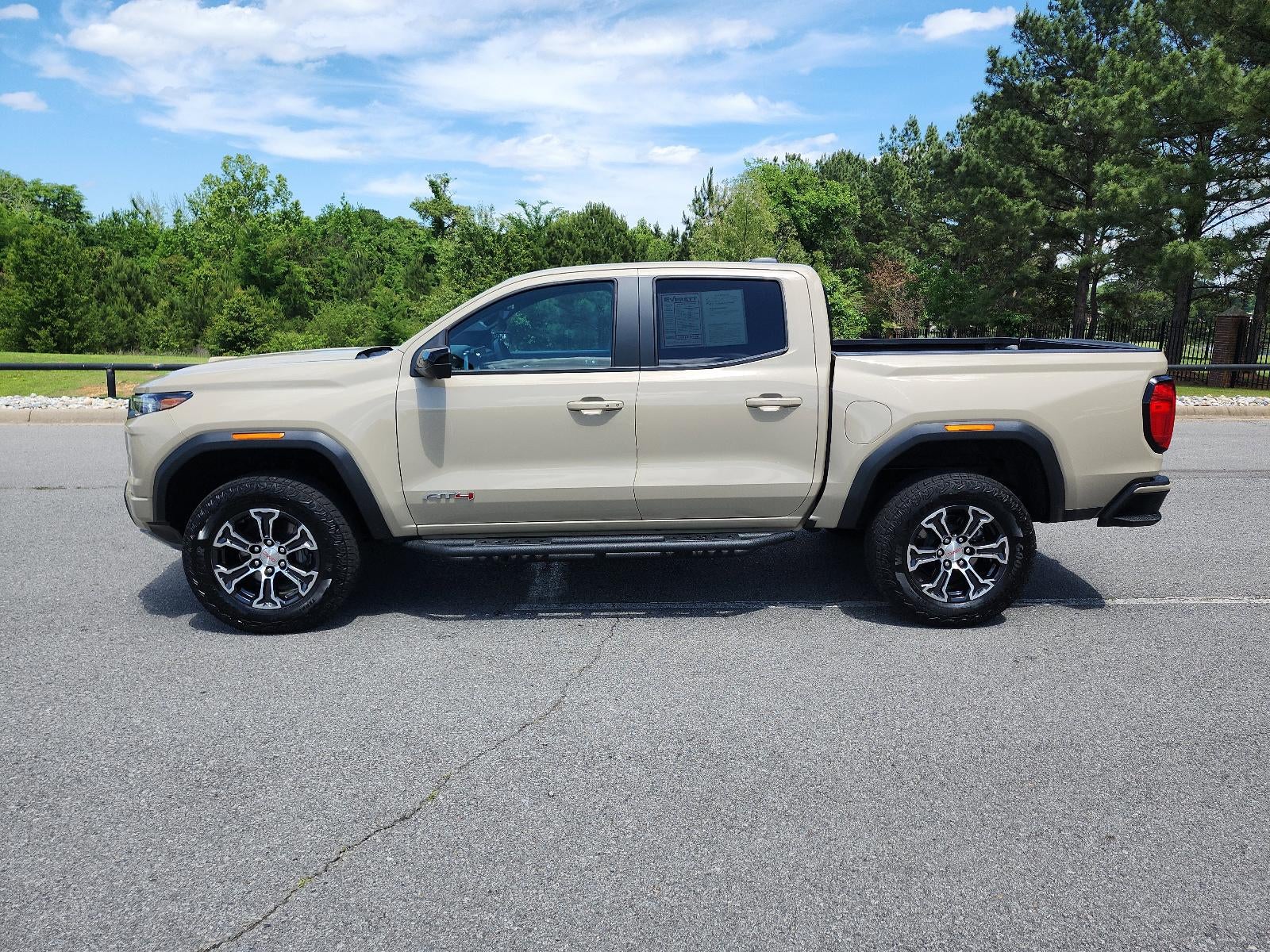2024 GMC Canyon 4WD AT4