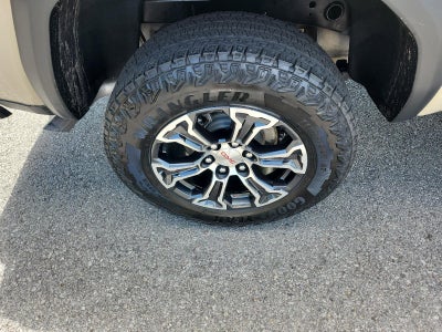 2024 GMC Canyon 4WD AT4