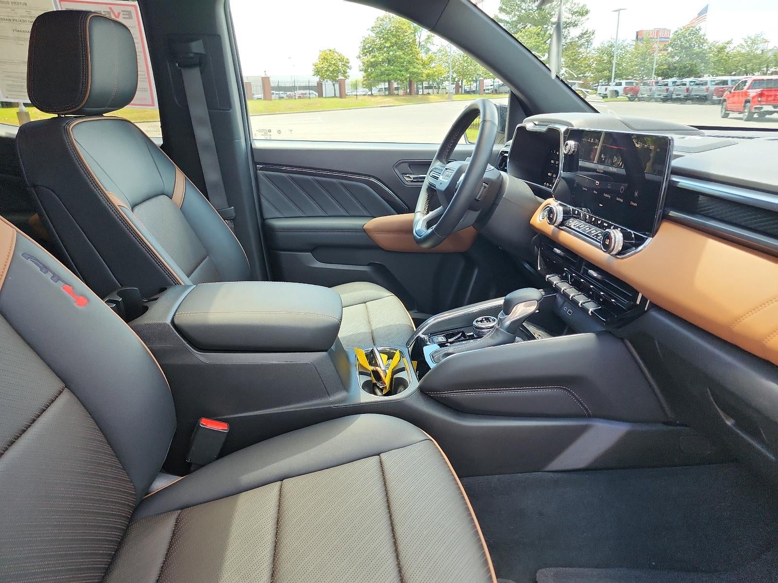 2024 GMC Canyon 4WD AT4