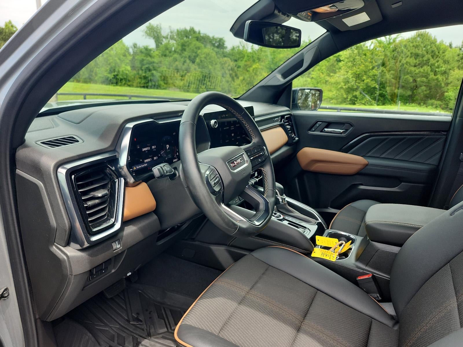 2024 GMC Canyon 4WD AT4