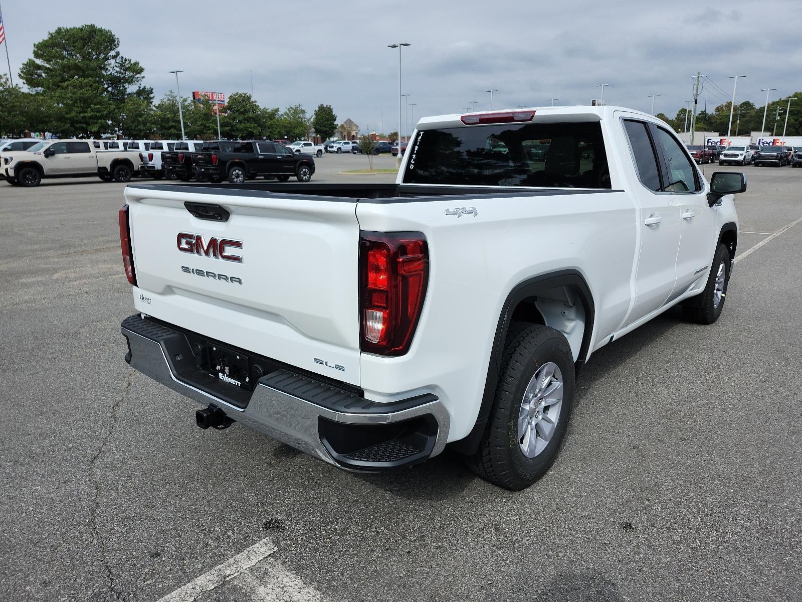 2026 GMC Sierra 1500 Double Cab Standard Box 4-Wheel Drive SLE