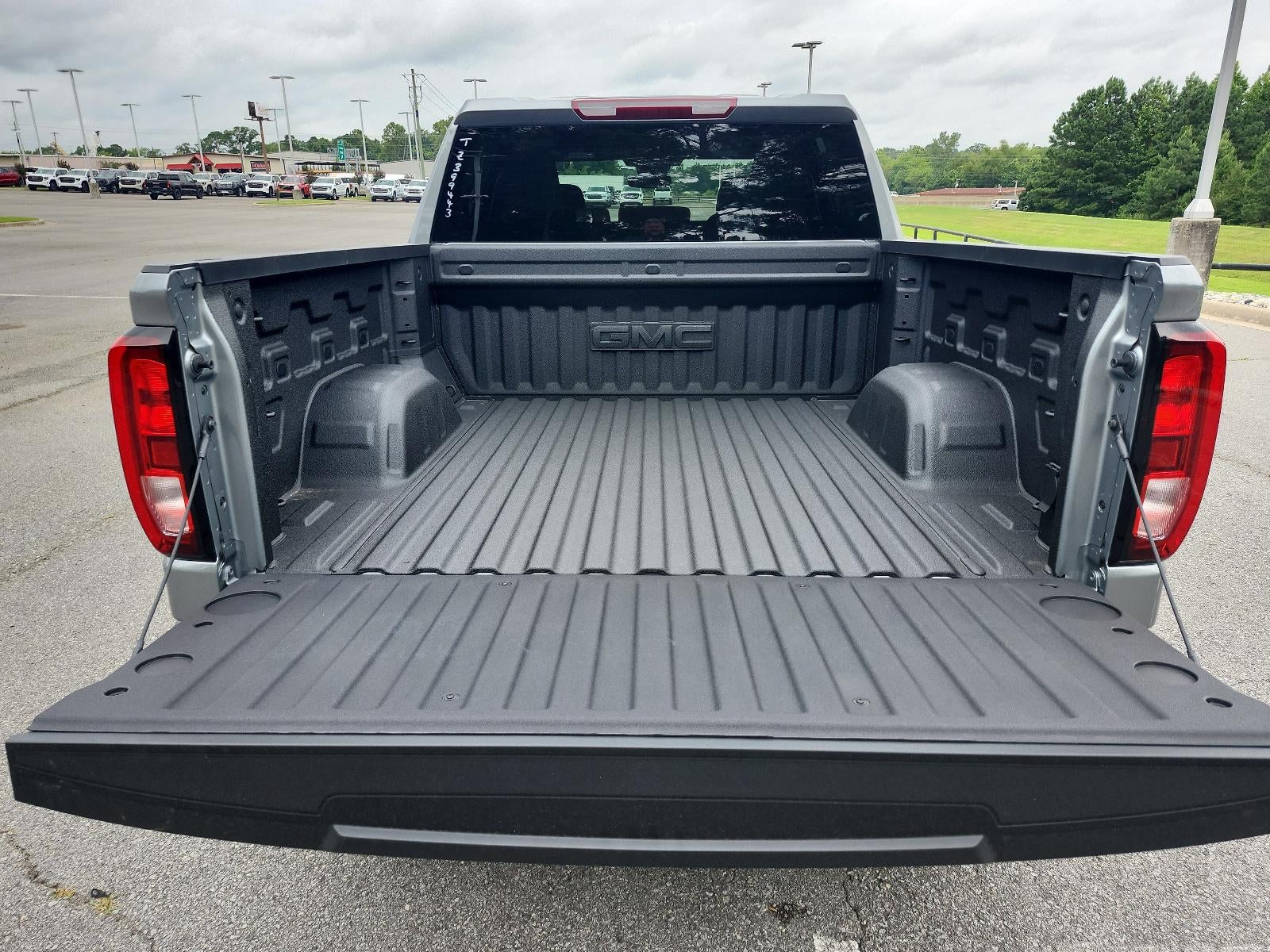 2026 GMC Sierra 1500 Crew Cab Short Box 4-Wheel Drive SLE