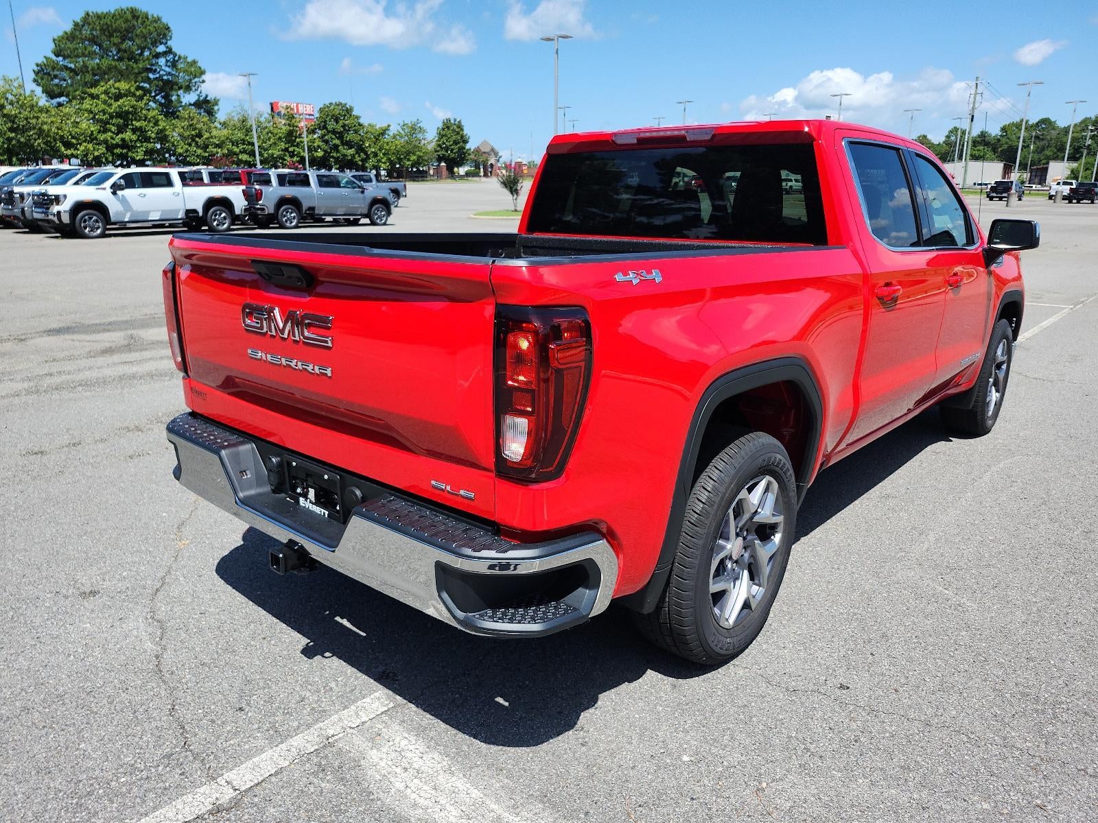 2026 GMC Sierra 1500 Crew Cab Short Box 4-Wheel Drive SLE