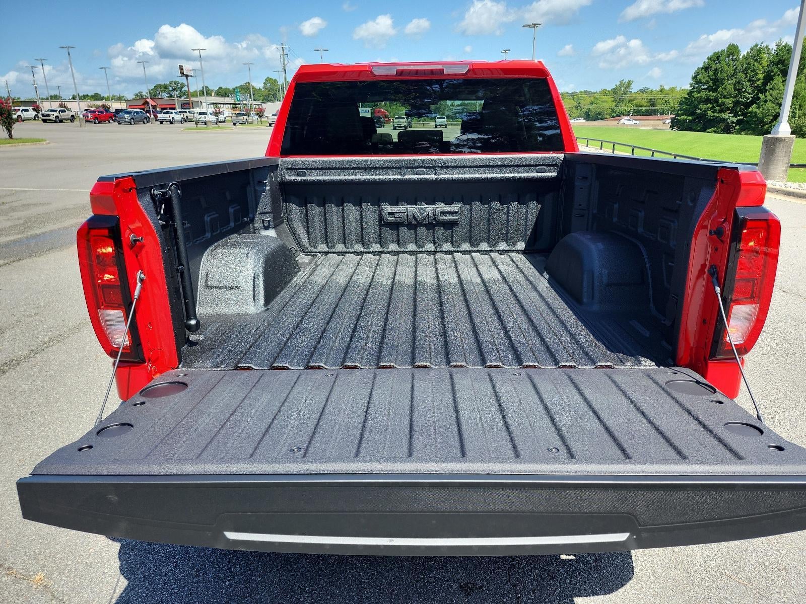 2026 GMC Sierra 1500 Crew Cab Short Box 4-Wheel Drive SLE
