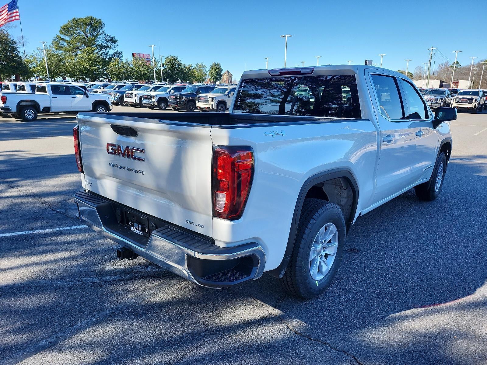 2026 GMC Sierra 1500 Crew Cab Short Box 4-Wheel Drive SLE