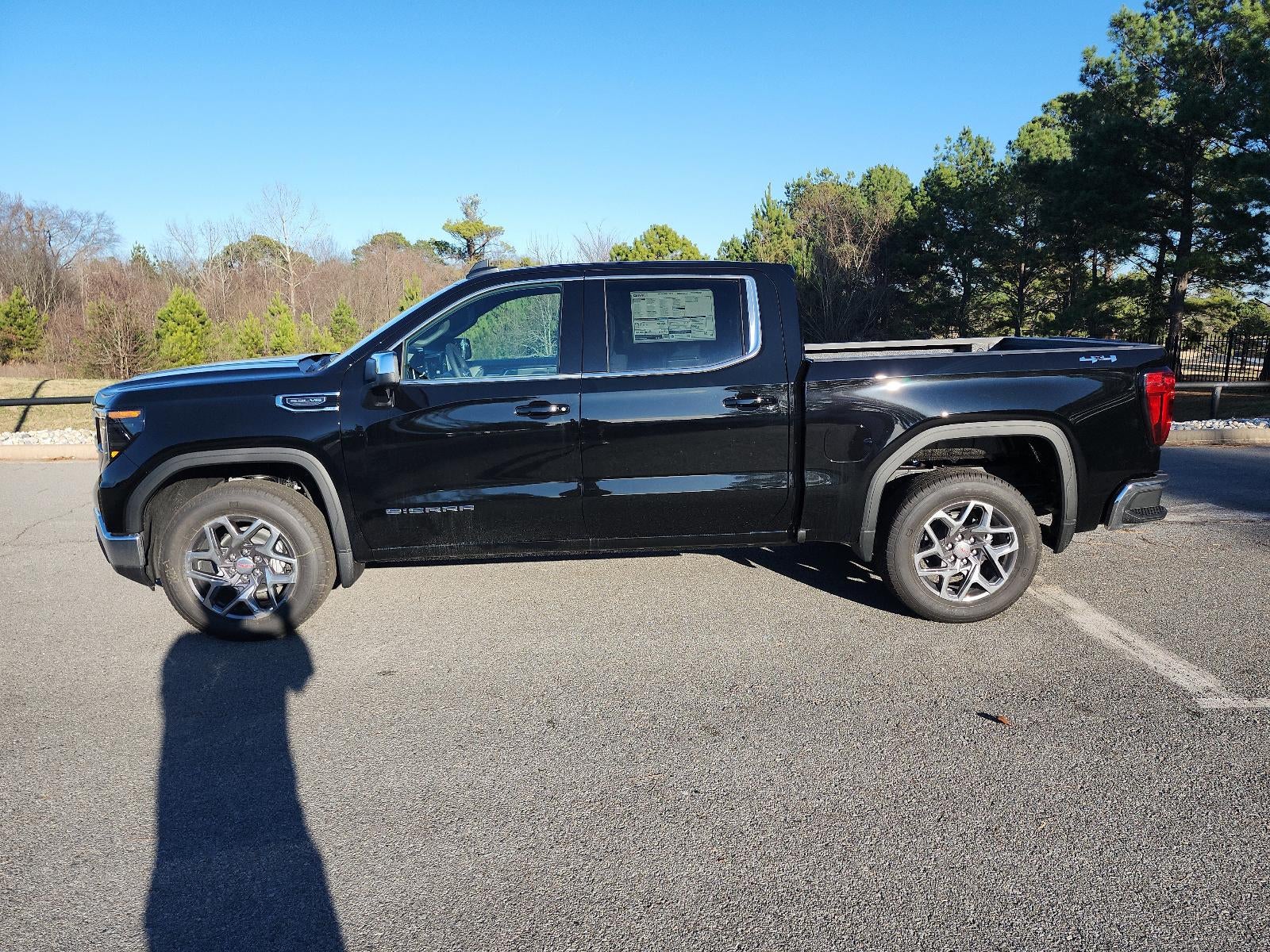 2026 GMC Sierra 1500 Crew Cab Short Box 4-Wheel Drive SLE