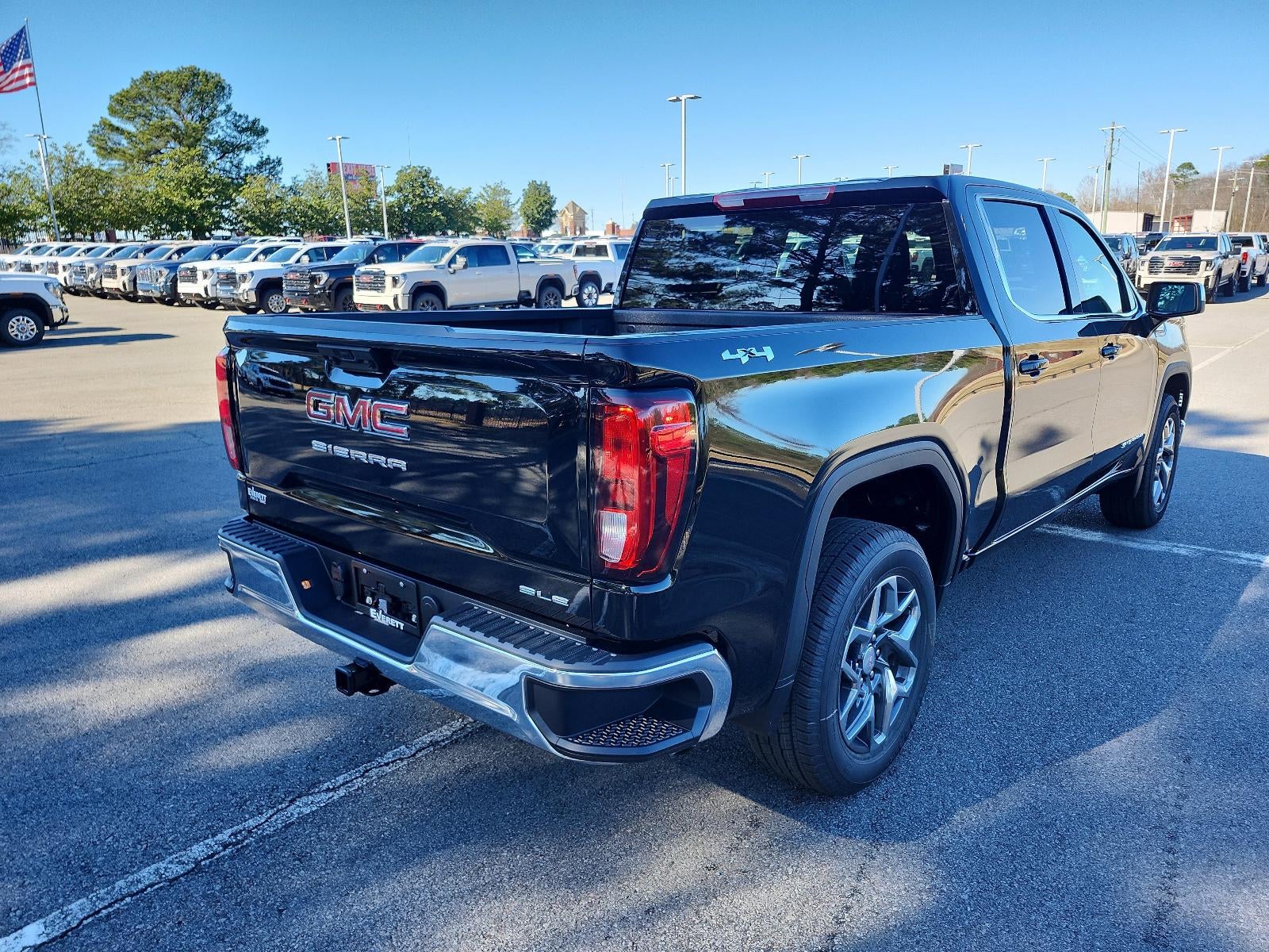 2026 GMC Sierra 1500 Crew Cab Short Box 4-Wheel Drive SLE