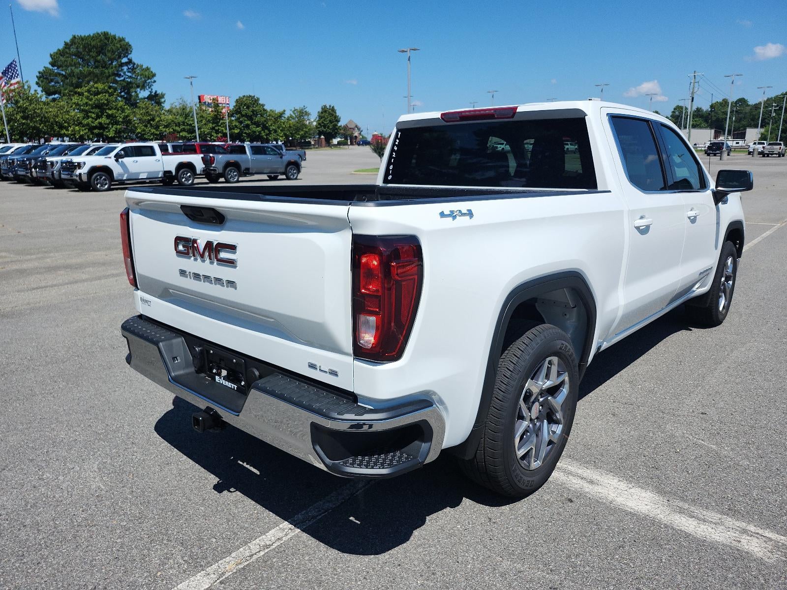 2026 GMC Sierra 1500 Crew Cab Short Box 4-Wheel Drive SLE