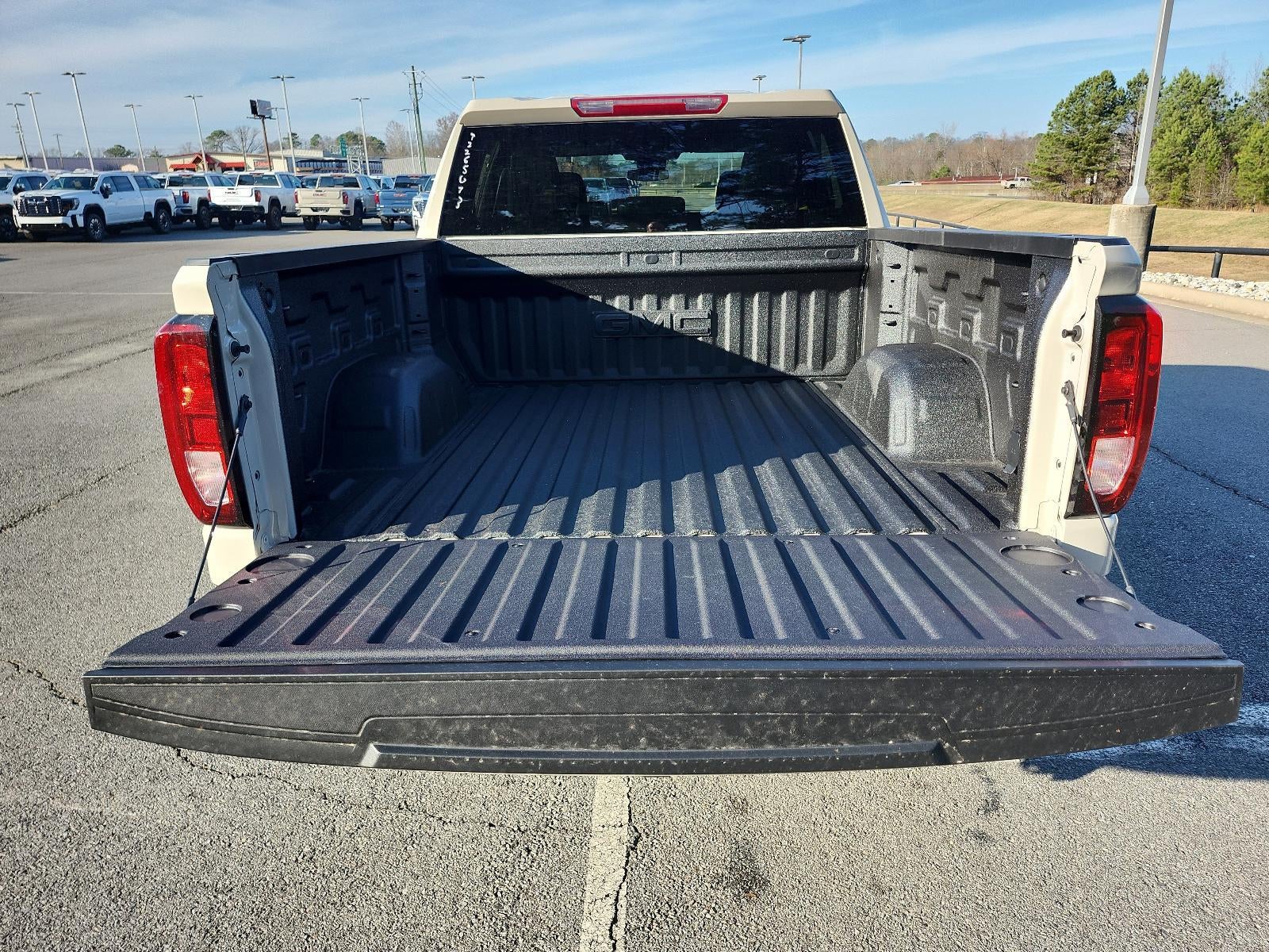 2026 GMC Sierra 1500 Crew Cab Short Box 4-Wheel Drive SLE