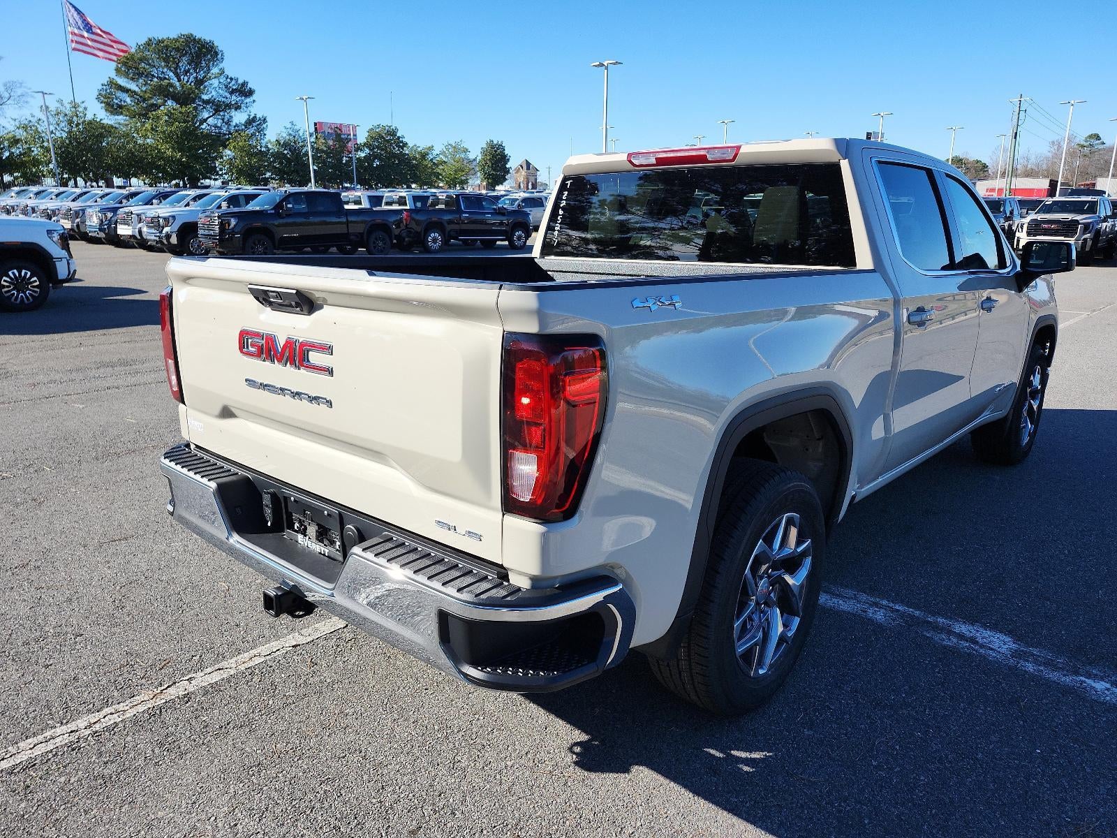 2026 GMC Sierra 1500 Crew Cab Short Box 4-Wheel Drive SLE