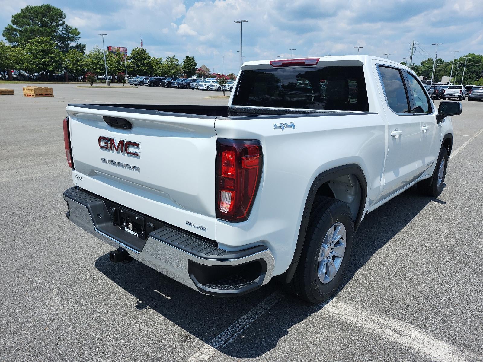 2026 GMC Sierra 1500 Crew Cab Short Box 4-Wheel Drive SLE