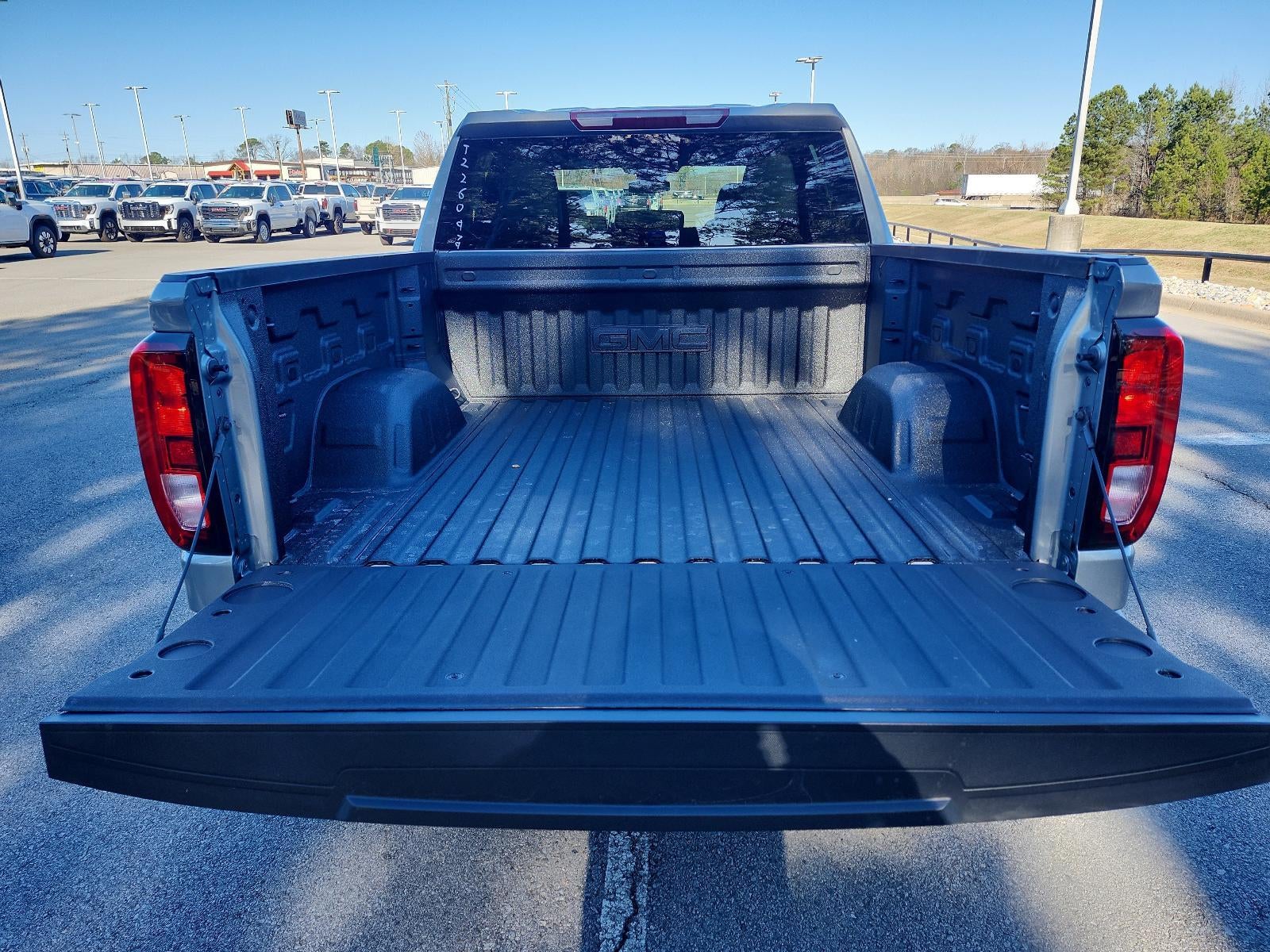 2026 GMC Sierra 1500 Crew Cab Short Box 4-Wheel Drive SLE