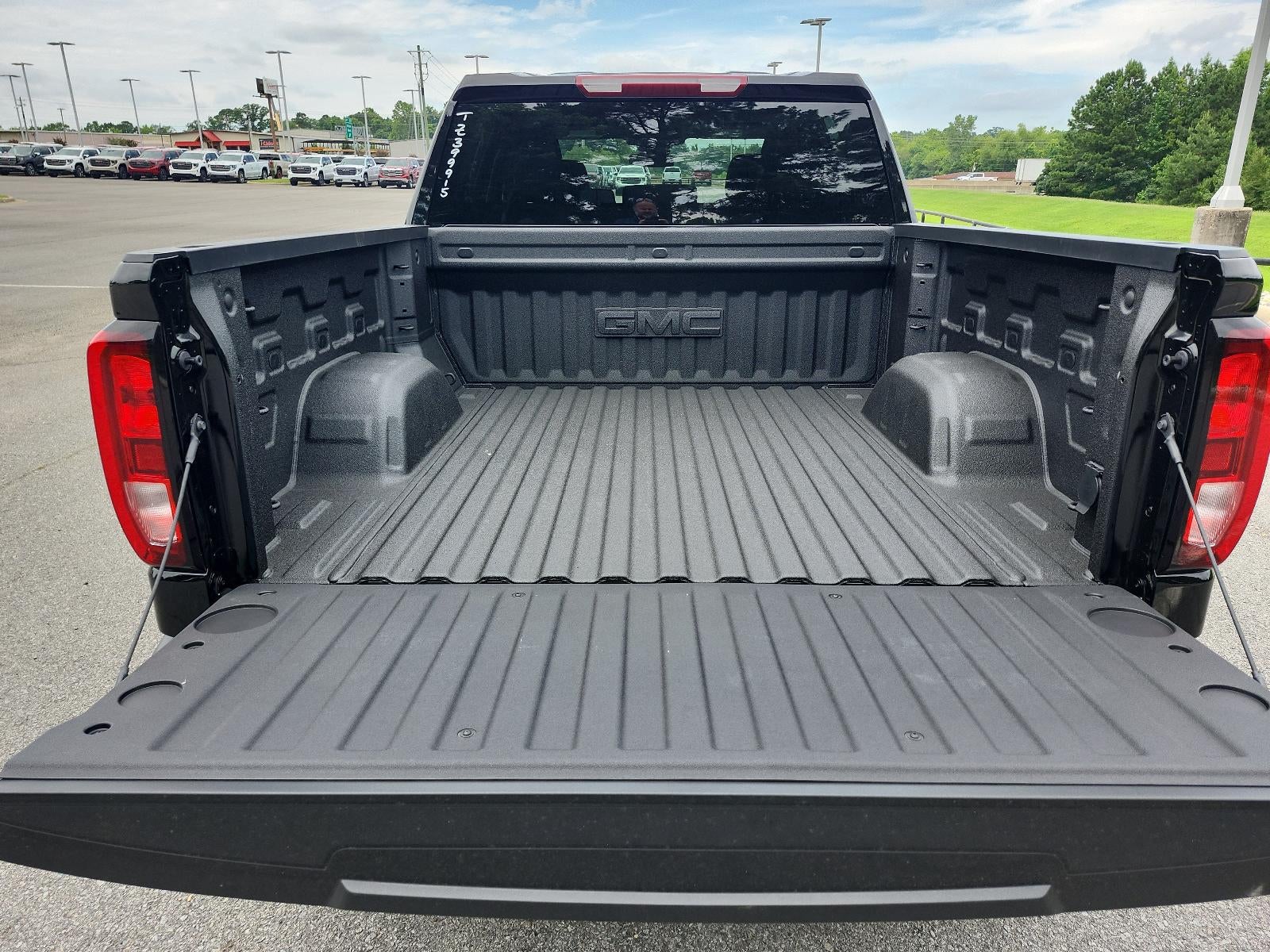 2026 GMC Sierra 1500 Crew Cab Short Box 4-Wheel Drive SLE