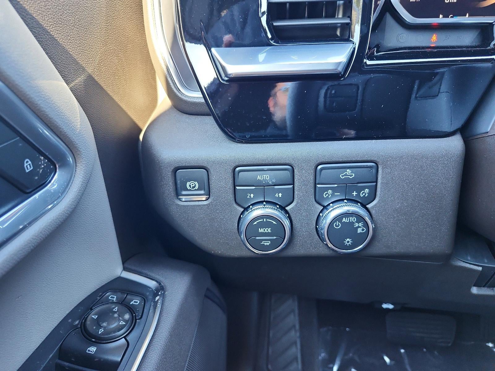 2026 GMC Sierra 1500 Crew Cab Short Box 4-Wheel Drive SLE