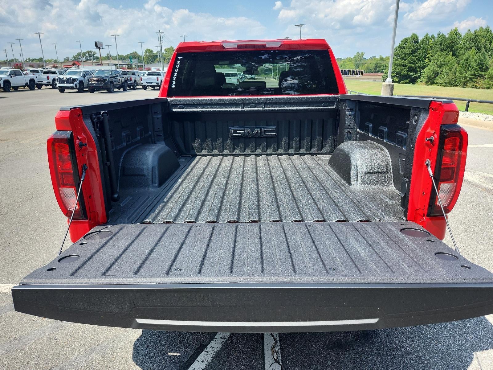 2026 GMC Sierra 1500 Crew Cab Short Box 4-Wheel Drive SLE