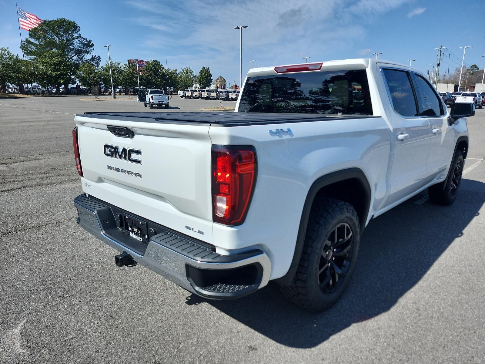 2026 GMC Sierra 1500 Crew Cab Short Box 4-Wheel Drive SLE