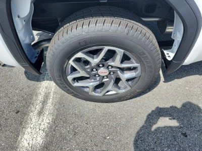 2026 GMC Sierra 1500 Crew Cab Short Box 4-Wheel Drive SLE