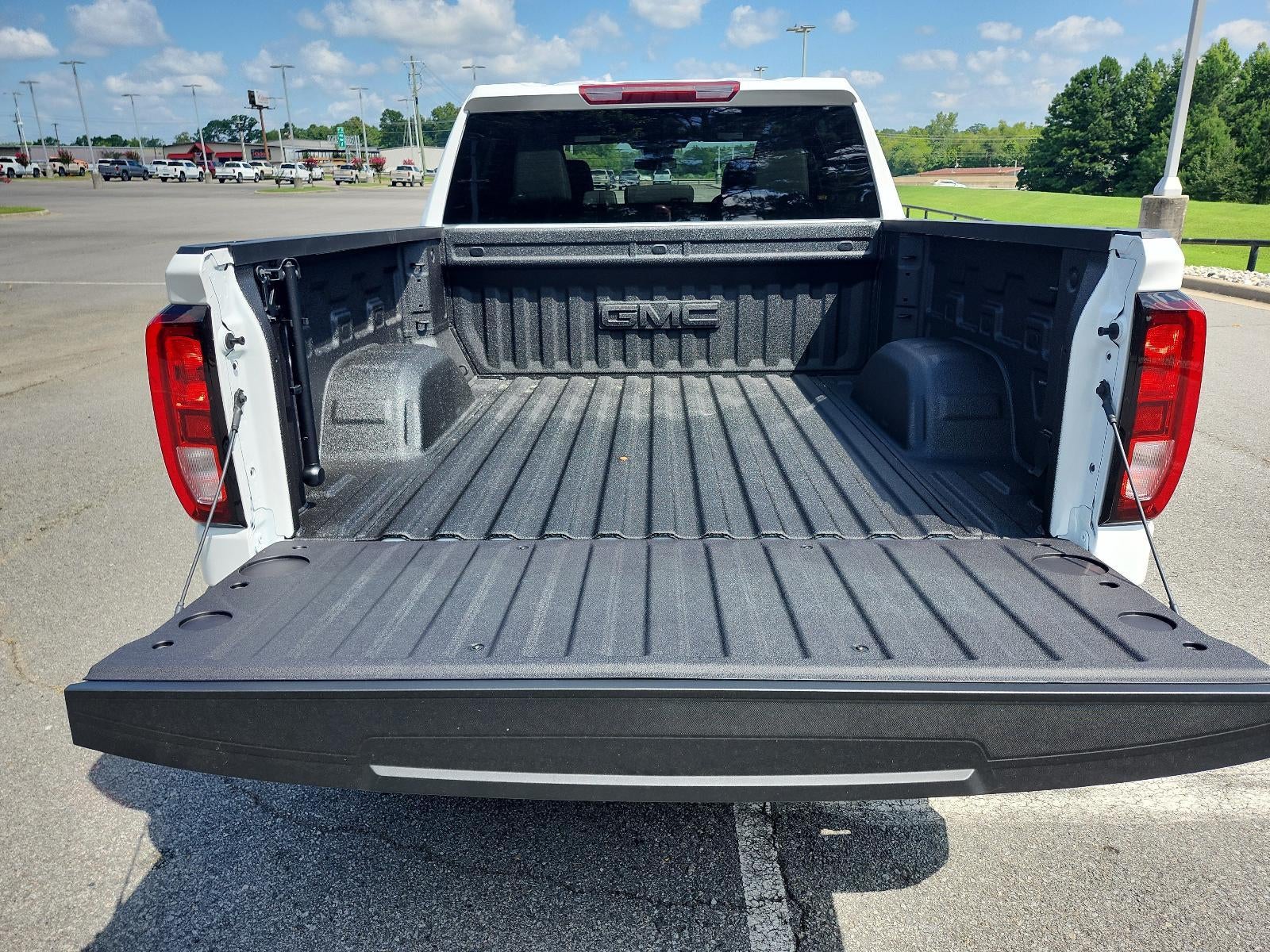 2026 GMC Sierra 1500 Crew Cab Short Box 4-Wheel Drive SLE