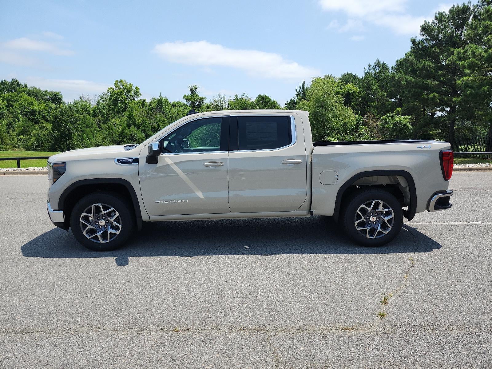 2026 GMC Sierra 1500 Crew Cab Short Box 4-Wheel Drive SLE