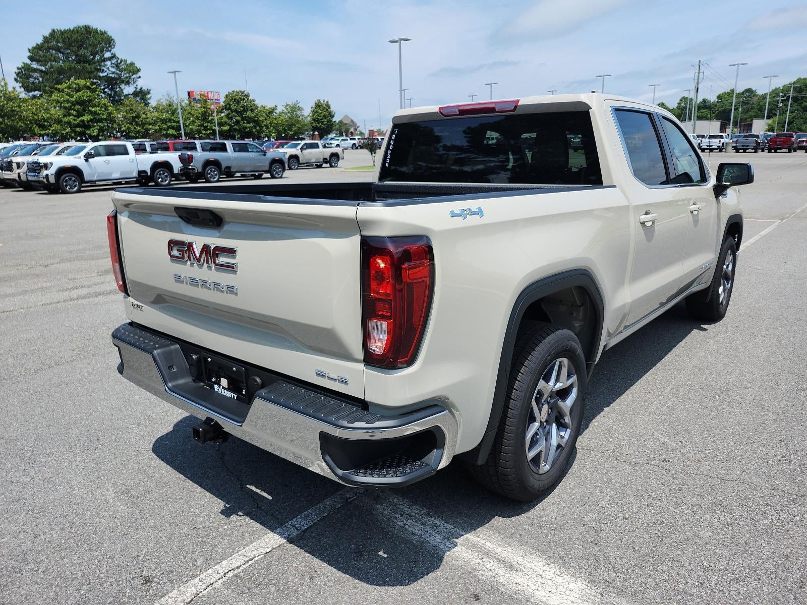 2026 GMC Sierra 1500 Crew Cab Short Box 4-Wheel Drive SLE