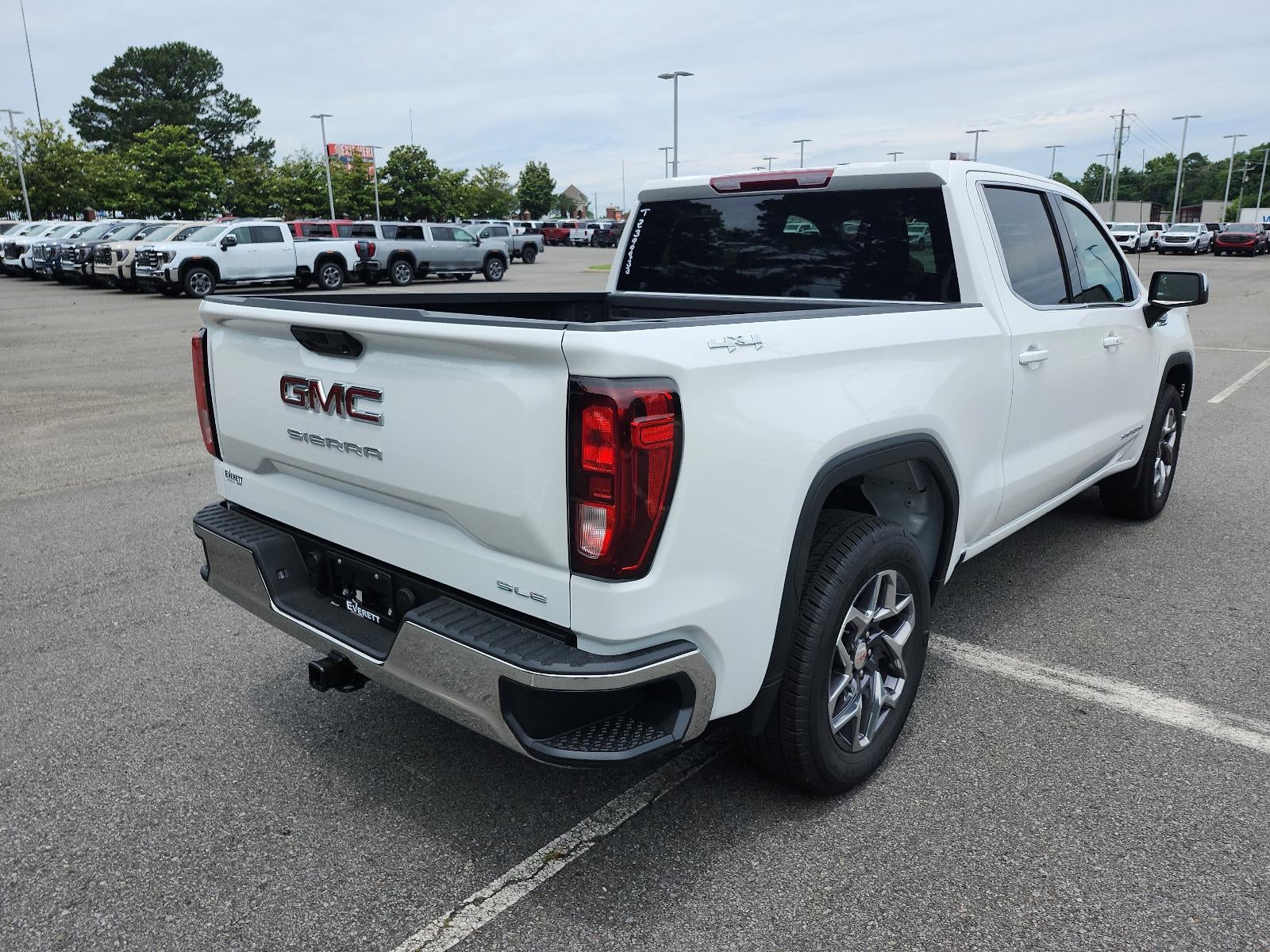 2026 GMC Sierra 1500 Crew Cab Short Box 4-Wheel Drive SLE
