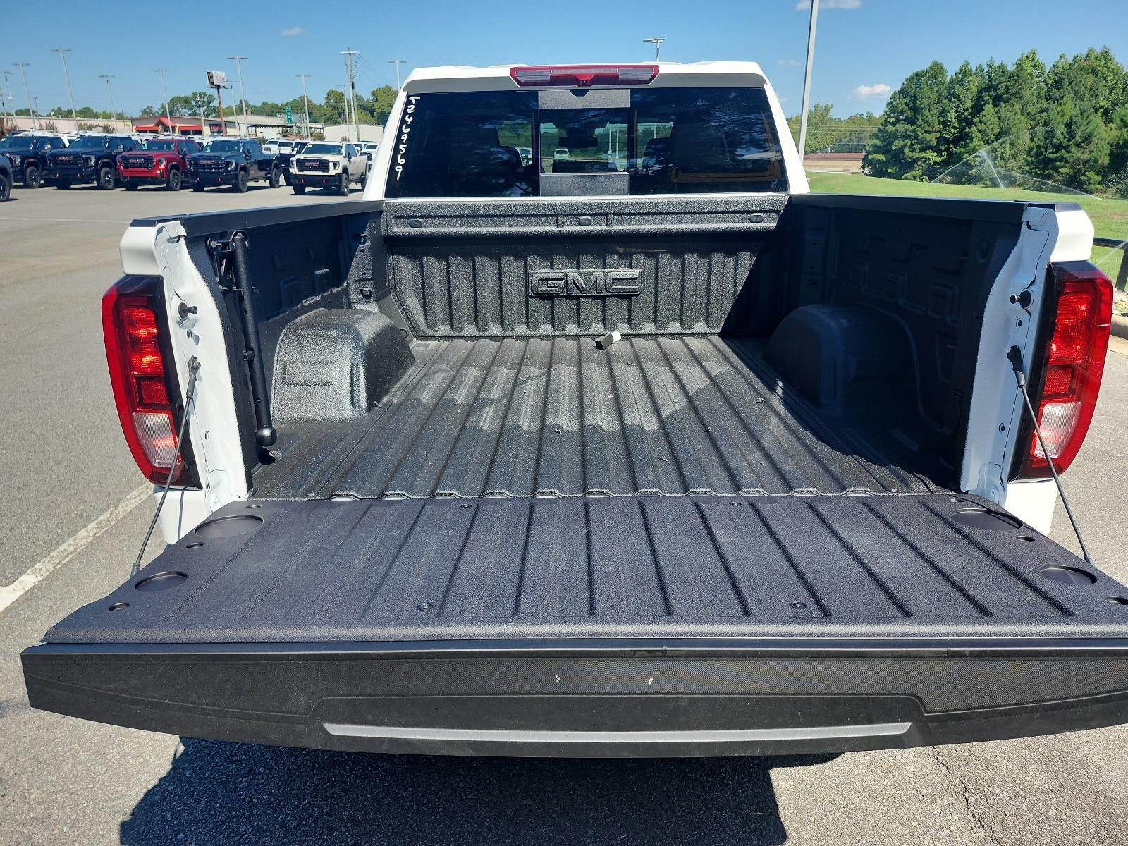 2026 GMC Sierra 1500 Crew Cab Short Box 4-Wheel Drive Elevation 3SB