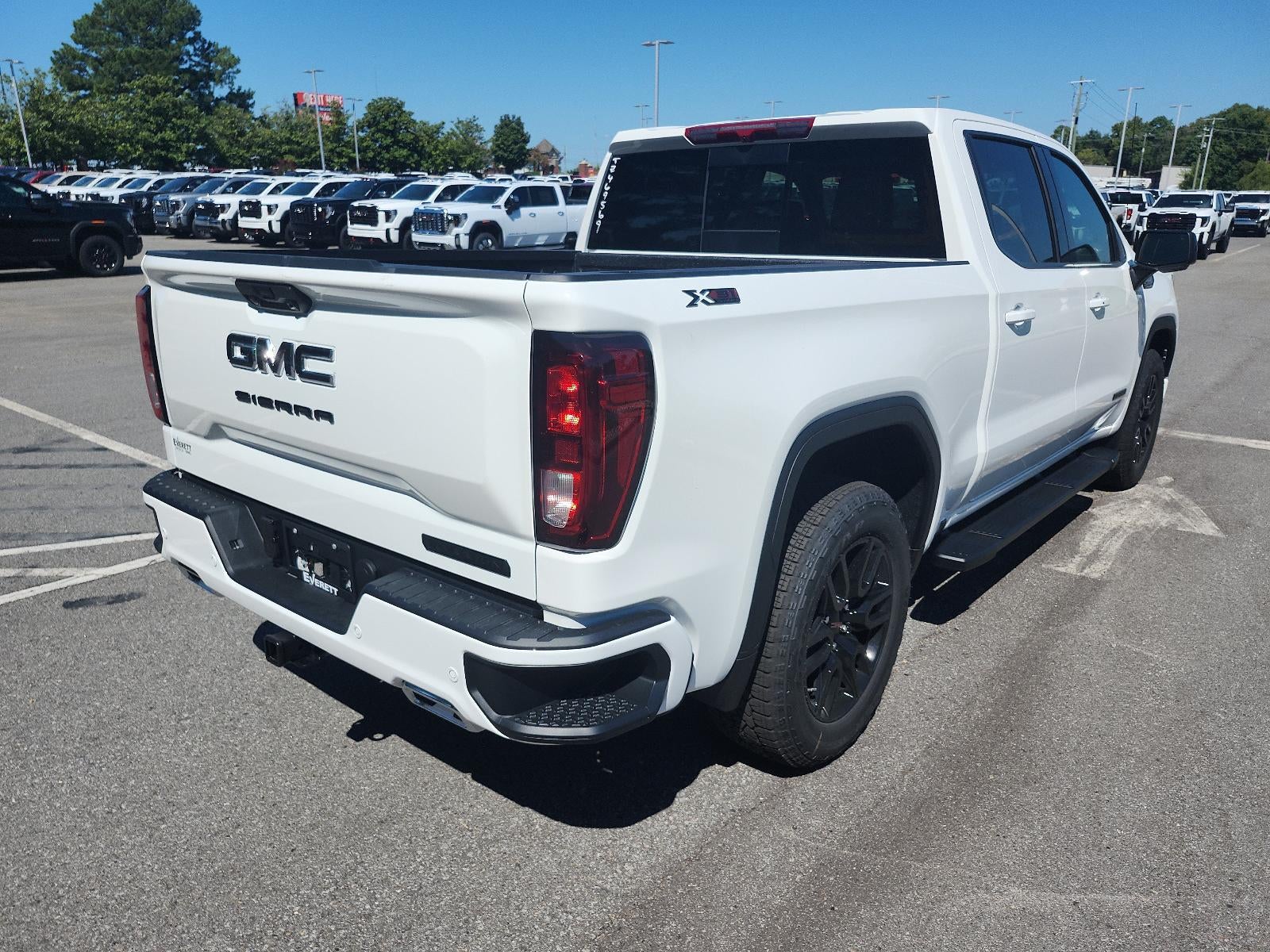 2026 GMC Sierra 1500 Crew Cab Short Box 4-Wheel Drive Elevation 3SB