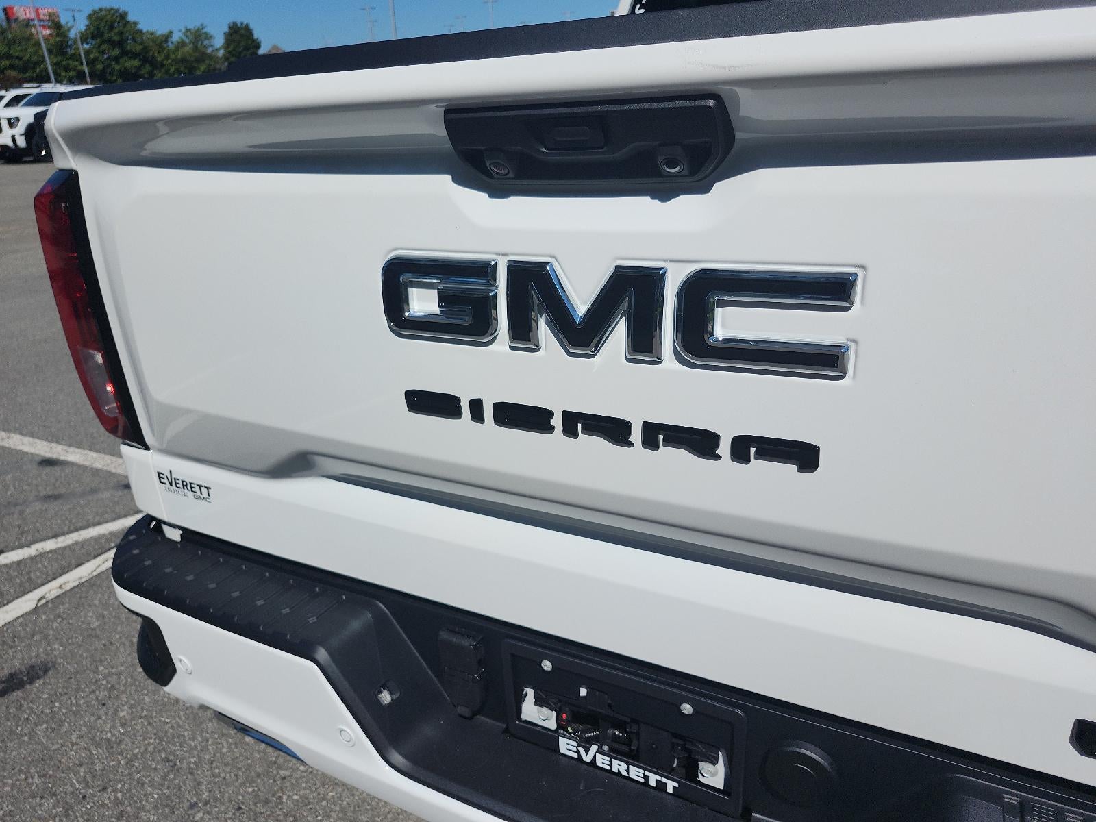 2026 GMC Sierra 1500 Crew Cab Short Box 4-Wheel Drive Elevation 3SB