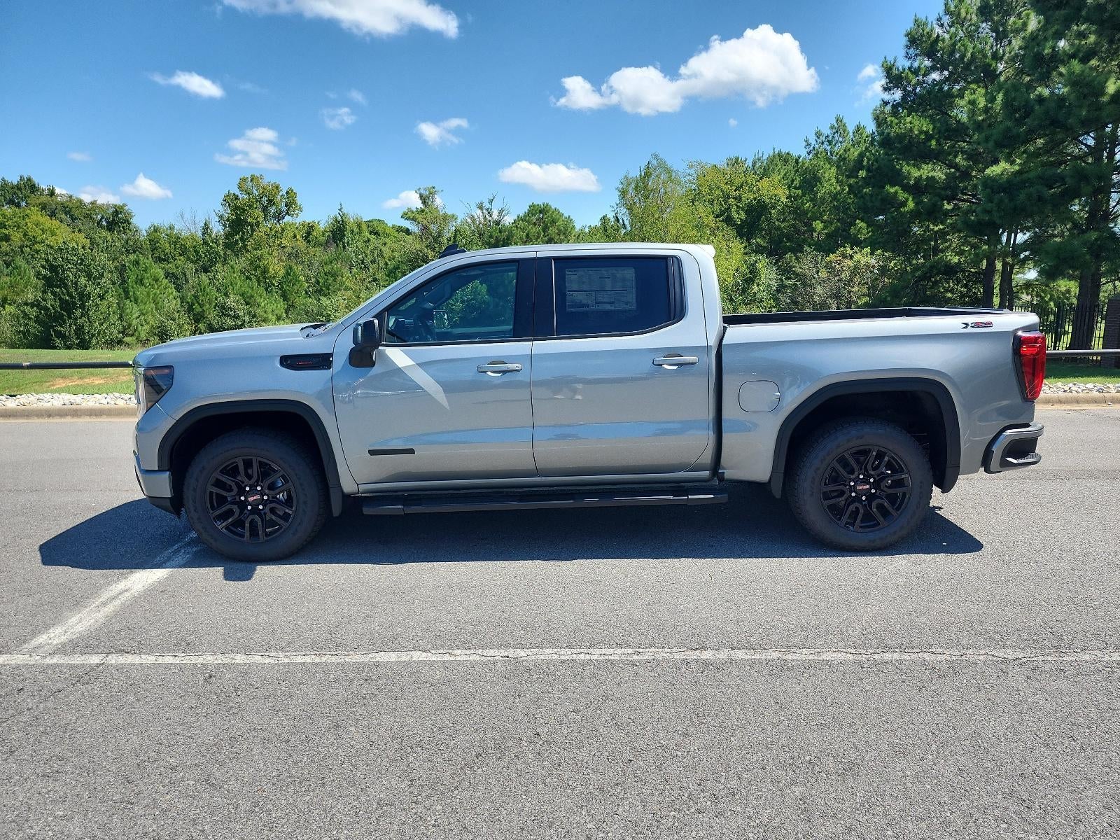 2026 GMC Sierra 1500 Crew Cab Short Box 4-Wheel Drive Elevation 3SB
