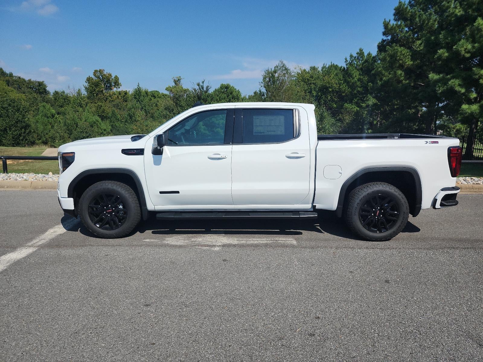 2026 GMC Sierra 1500 Crew Cab Short Box 4-Wheel Drive Elevation 3SB
