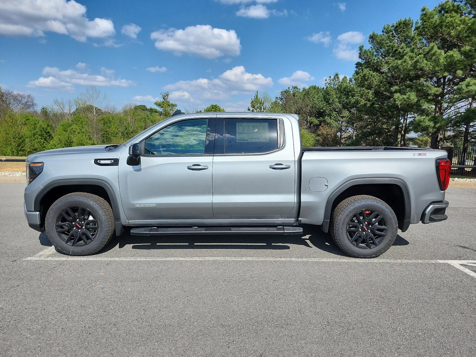 2026 GMC Sierra 1500 Crew Cab Short Box 4-Wheel Drive Elevation 3SB