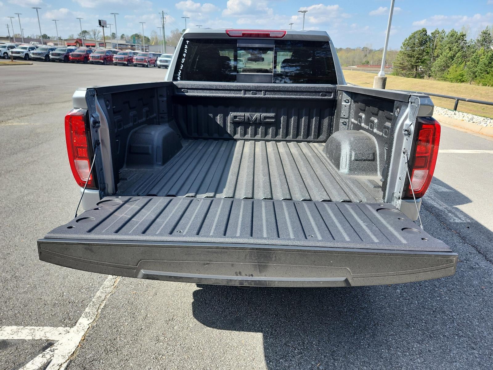 2026 GMC Sierra 1500 Crew Cab Short Box 4-Wheel Drive Elevation 3SB